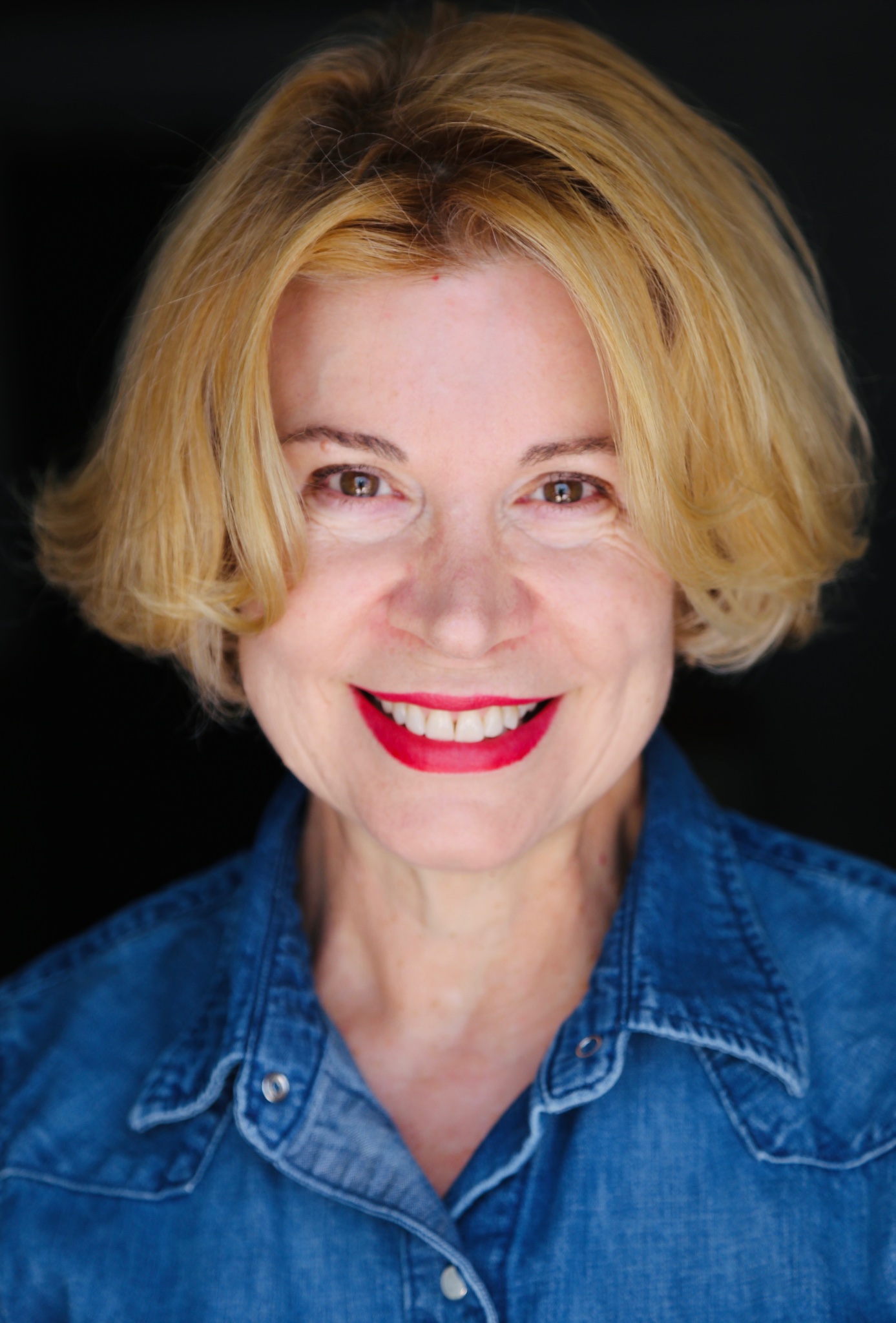 Corina Pandelica — actor headshot